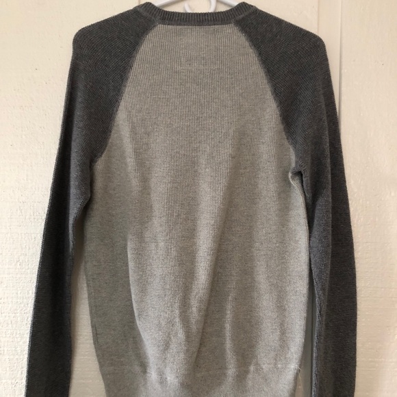 American Eagle Grey Sweater - Picture 2 of 4